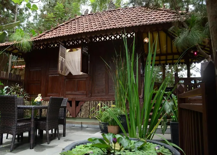 The Lodge Maribaya Cikareumbi