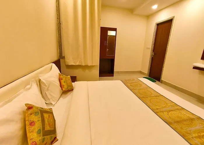 Hotel Veer Palace Near Udaipole Udaipur
