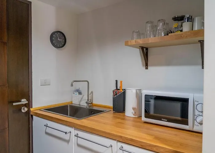 New Cozy Modern Studio With Pool & Gym