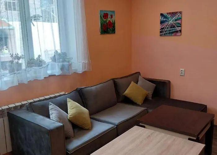 Like Home Guesthouse & Tours