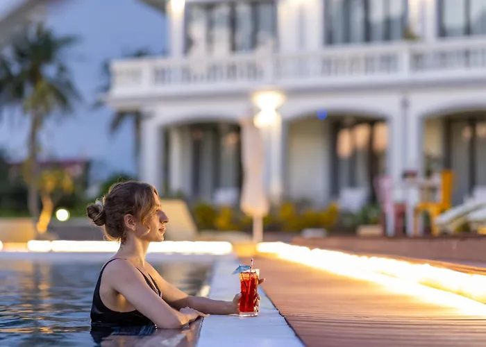 Moodhoian Riverside Resort & Spa