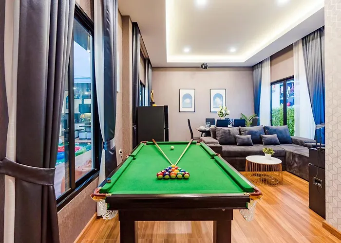 White Cloud & Brown Sand Luxury Pool Villa Cha-Am