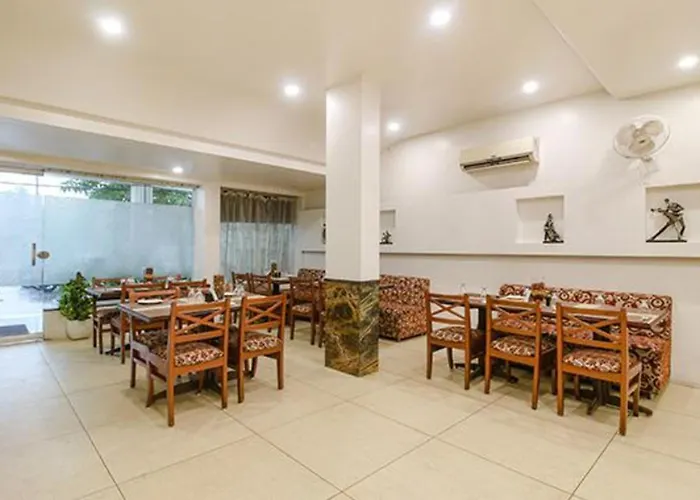 Fabhotel Silver Inn I