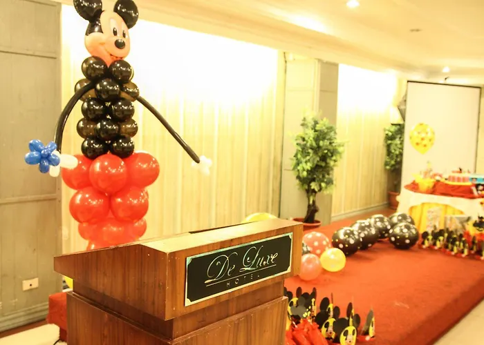De Luxe Hotel