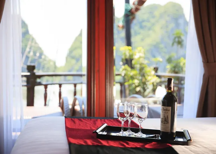 Halong Paloma Cruise Hotel Ha Long