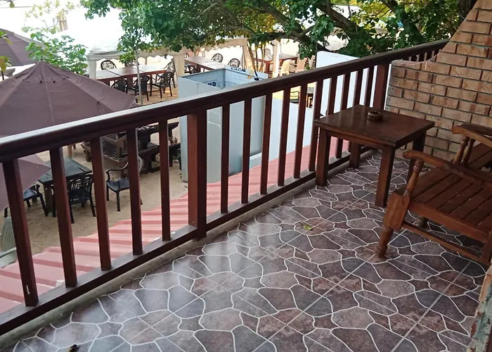 Wave Beach Resort Unawatuna