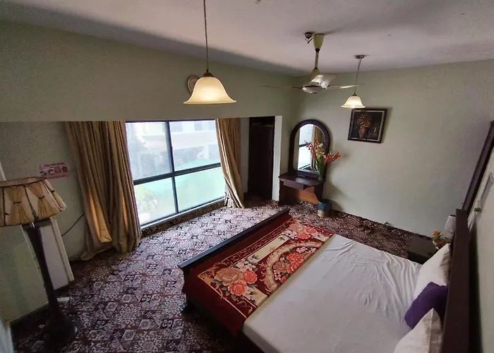 Hill Top Hotel Karatschi