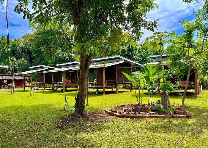 Twin Hut