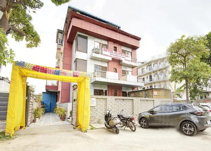 Hotel Elite Peak Noida Sector 72