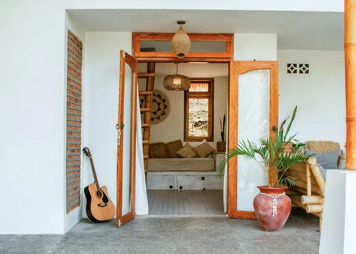 360 Surf Lodge