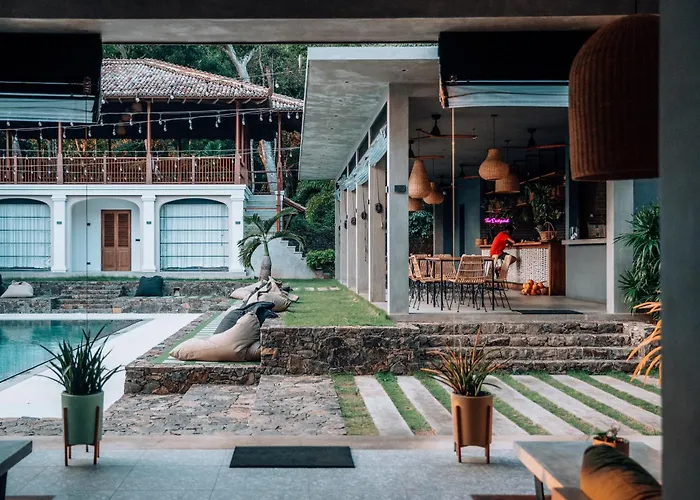 The Salty Surf & Yoga Hotel Zuid-Dikwella
