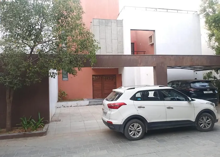 Villa-Safal Amrakunj
