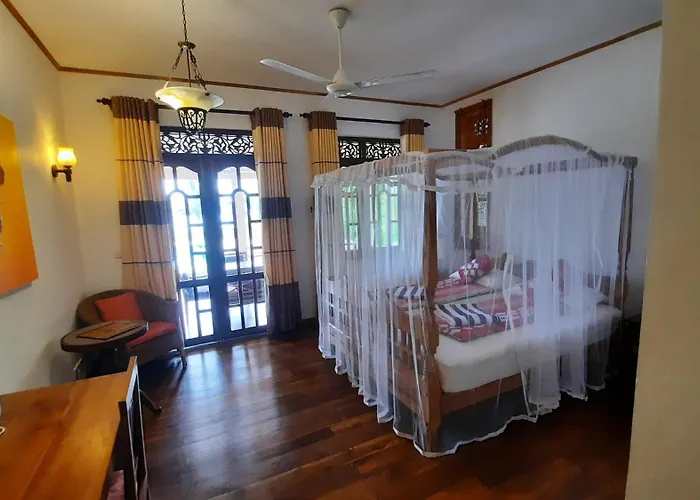 Lanka Beach Boutique Bungalows & Grand Villa