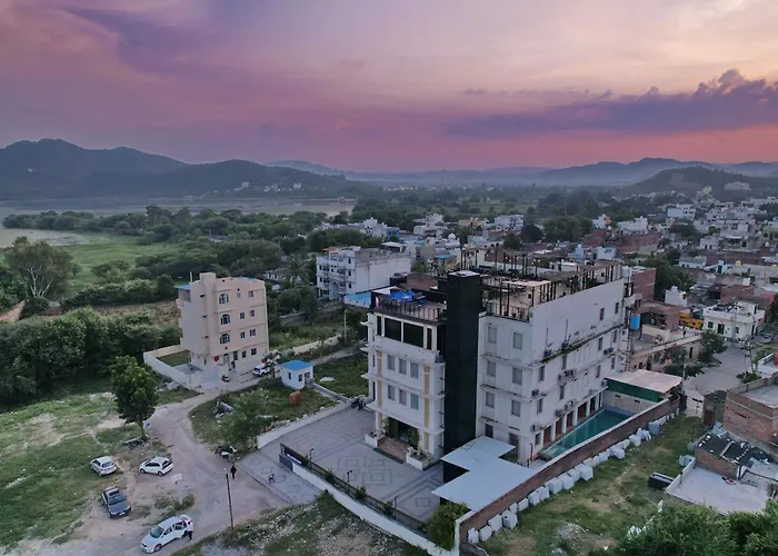 The Courtyard - Beyond Bar & Club Hotel Udaipur
