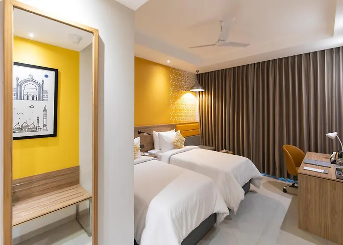 Hometel Alambagh Lucknow - A Sarovar Hotel