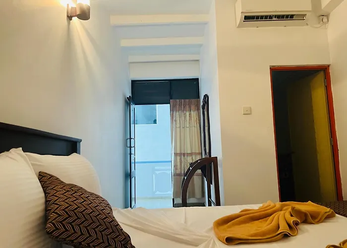 Crystal Wave Holiday Resort Polhena Matara