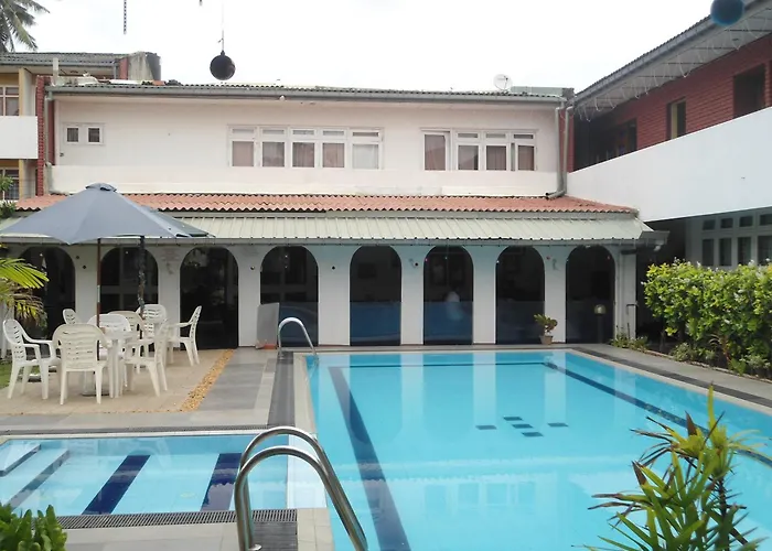 Ranveli Beach Hotel Dehiwala-Mount Lavinia