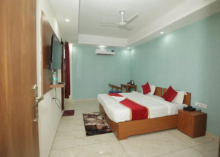 Hotel The Anvi Residency Sector 122