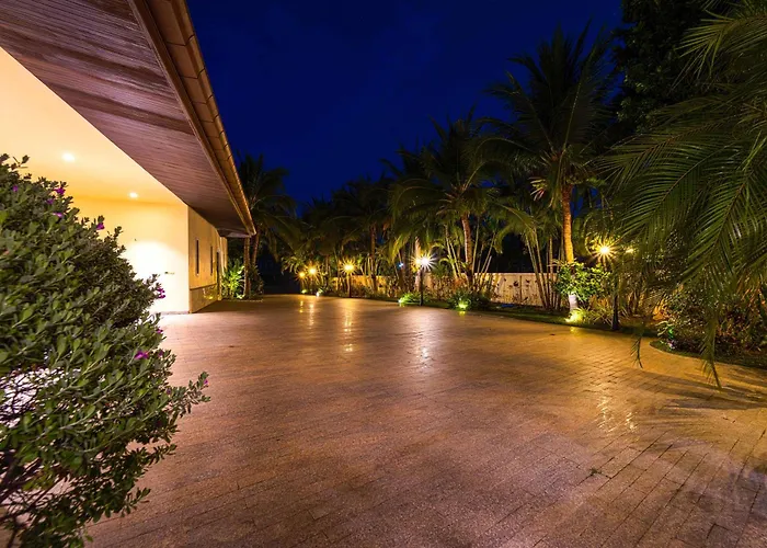 6 Bedroom Luxury Villa On Golf Course Ph125
