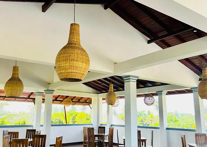 Crystal Wave Holiday Resort Polhena Matara
