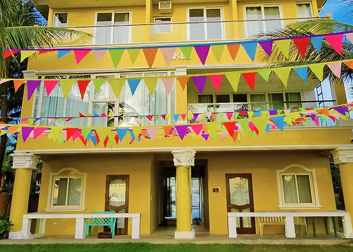 Crystal Shores Beach Resort Powered By Cocotel Morong 