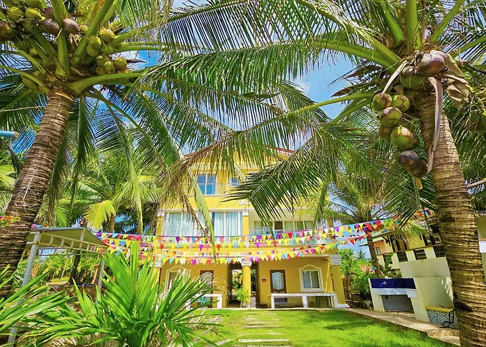 Crystal Shores Beach Resort Powered By Cocotel Morong 