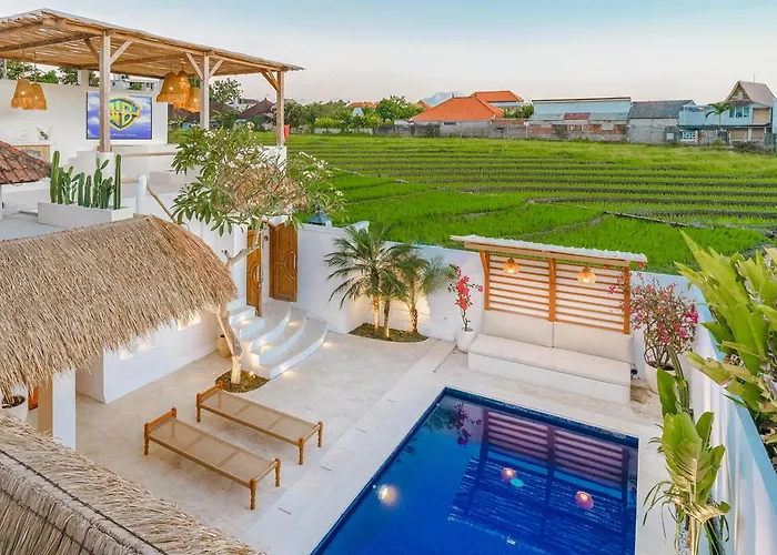 Villa Paca - Luxurious Mediterranean Rooftop & Cinema 3Br Villa