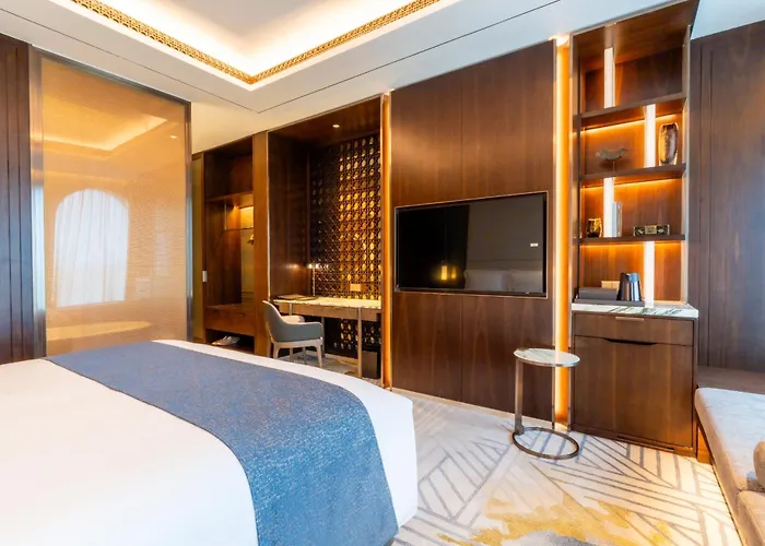 Arjuna Solitaire Hotel