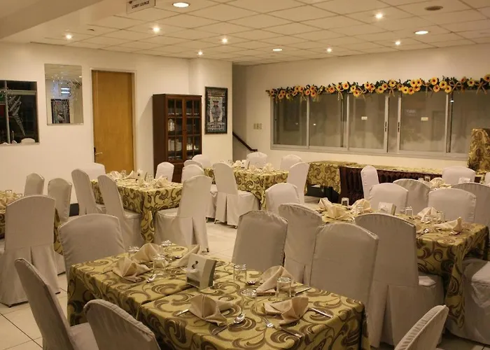 Hotel Supreme Convention Plaza