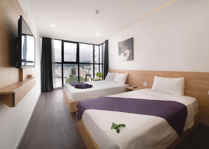 Dolphin Hotel Nha Trang
