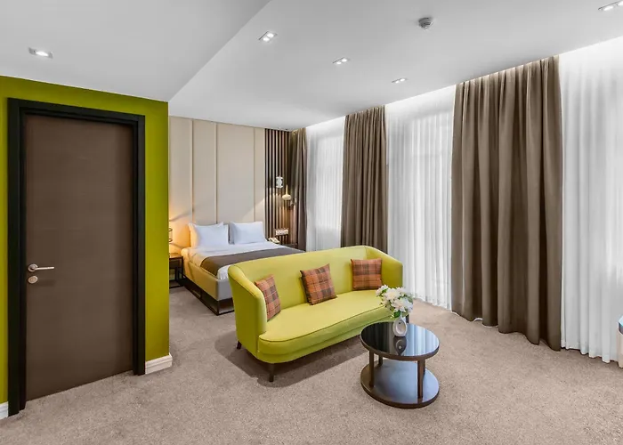 Ivy Garden Hotel Baky