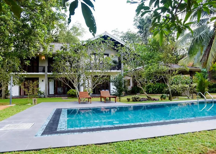 Villa Peacock Walahanduwa