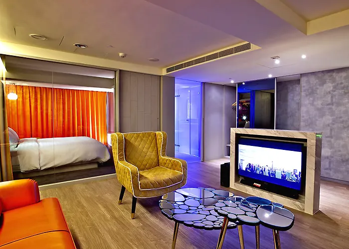 Fx Hotel Kaohsiung Zhonghua Road Branch