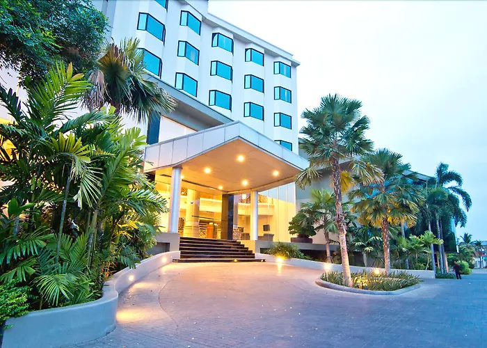 The Grand Riverside Hotel