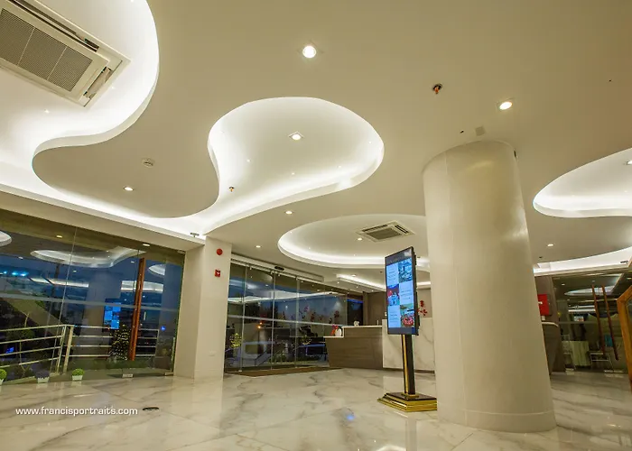 Star Plaza Hotel