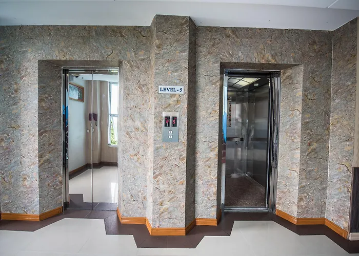 Diamond Crown Hotel