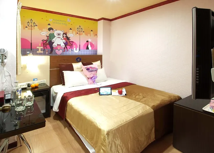 Golden Swallow Hotel