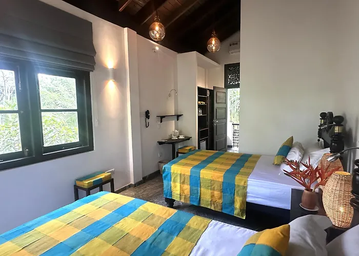Niyagama House