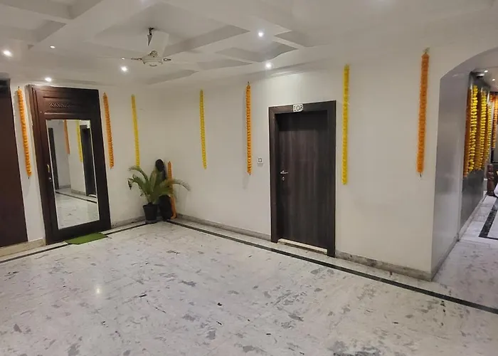 Hotel Rani Palace At Lake Fatehsagar Udaipur