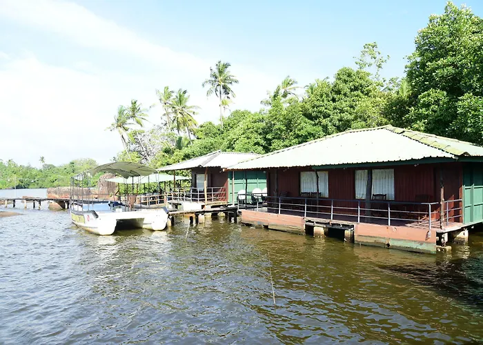 Hikkaduwa Shiny Lakeside Resort