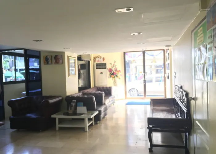 Au Bon Hostel