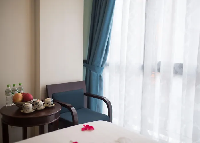 Holiday Emerald Hotel