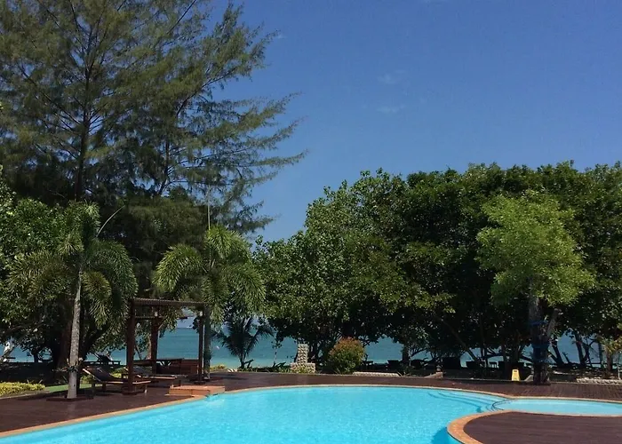 Phayam Cottage Resort