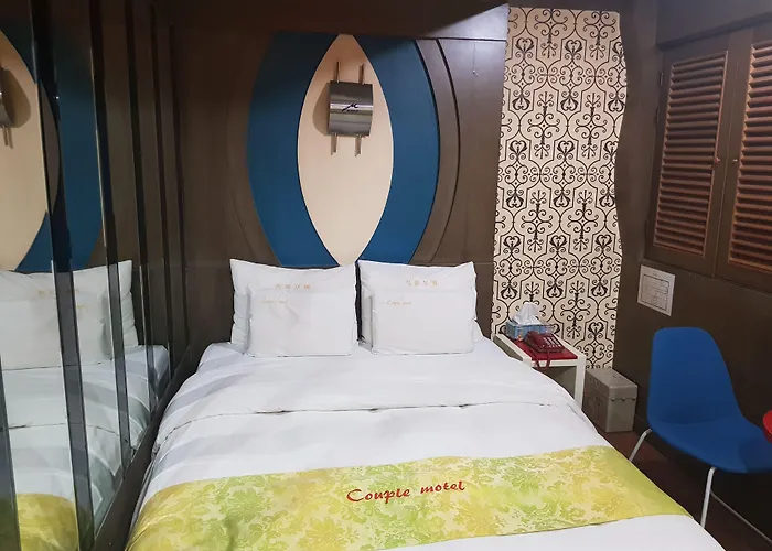 Couple Motel