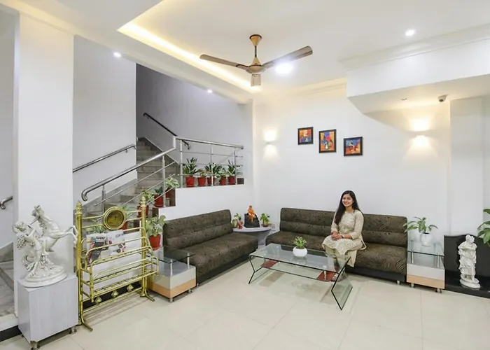 Fabhotel Silver Inn I