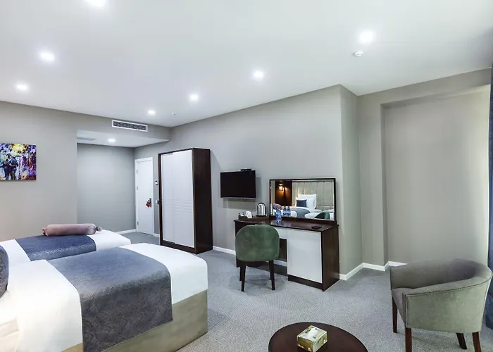 Parallel Hotel