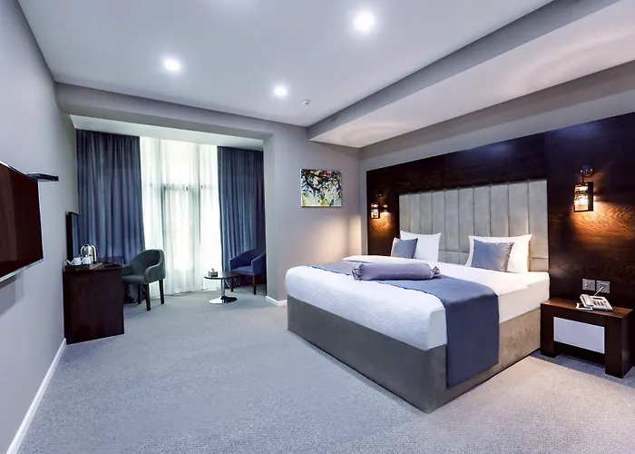 Parallel Hotel