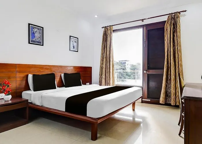 Tipsyy Inn Suites 020