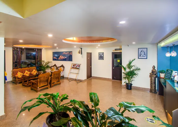 Muscatel Grand Silkroute - 300 Mts From Mg Marg