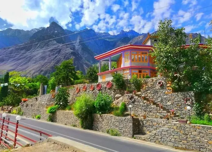 Hikal Guest House Karimabad 
